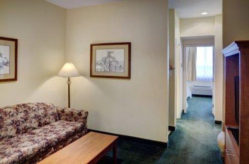 Lakeview Inns & Suites - Okotoks Room photo